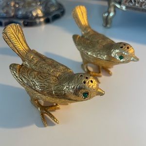 ✨ vintage gilded birdies salt and pepper shakers adorable MCM kitchen